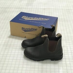 New in Box Blundstone 500 Dark Brown Chelsea Boots